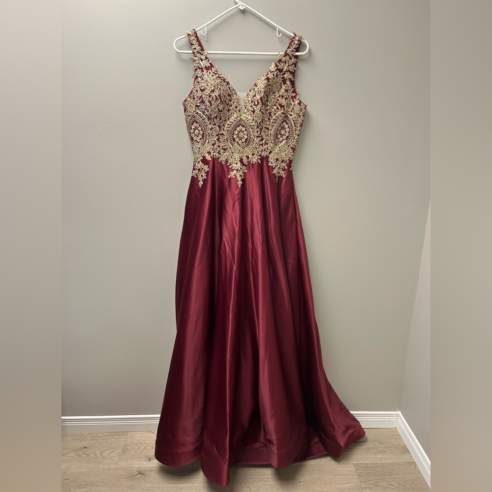 Sugar Burgundy & Gold‎ Embroidered Ball Gown Size M (Formal/Prom)